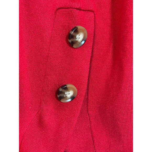 Tint & Shadow XL Red Sweater, C neck Round Hem With Tortoise Shell Look Buttons - Picture 3 of 6
